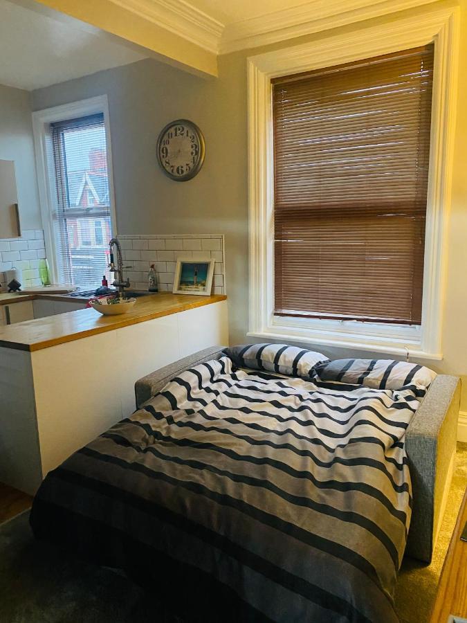 1 Bedroom Spacious Apartment Lytham St Annes Exteriör bild