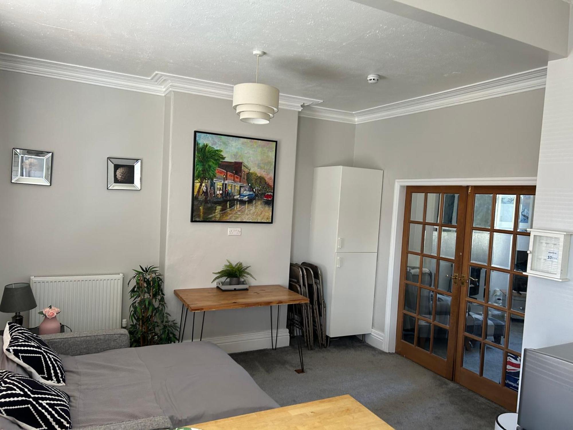 1 Bedroom Spacious Apartment Lytham St Annes Exteriör bild